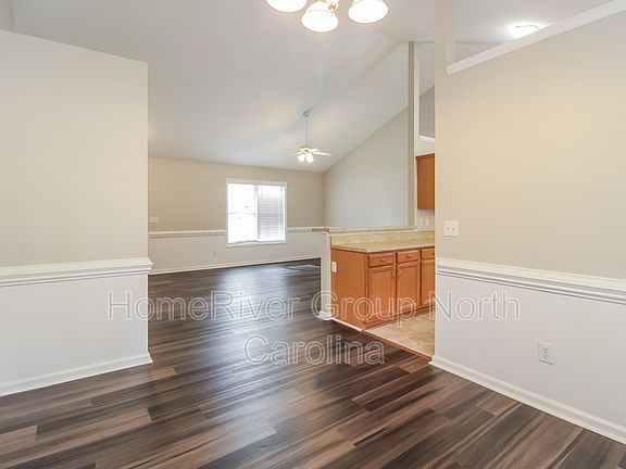 3rd image of 504 Balboa St
