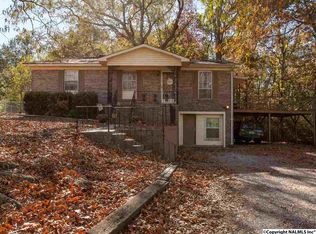 1618 Woodview Dr SW, Hartselle, AL 35640