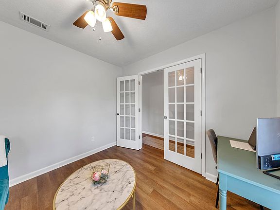 5th image of 955 McFarlan Ave