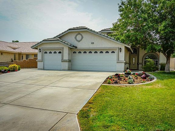 2nd image of 12778 Yellowstone Ave