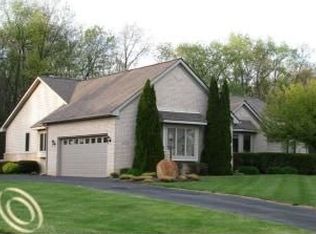 8279 Mist Field Ct, Howell, MI 48843