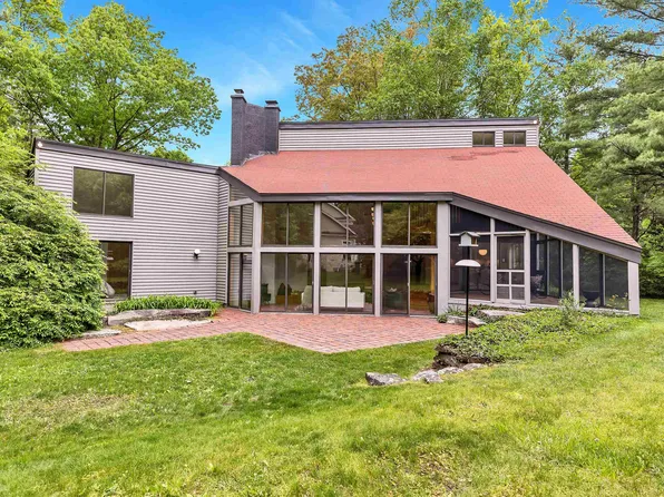 1 Whitford Street, Manchester, NH 03104