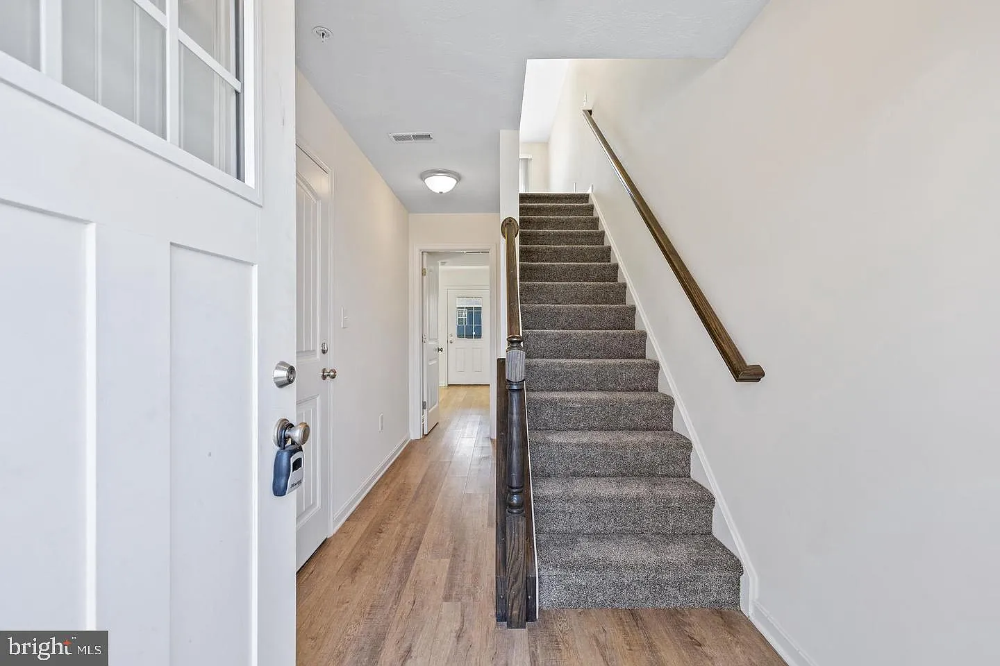 4 bed, 2.5 bath, 1625 sqft, $2,472 — Photo 4