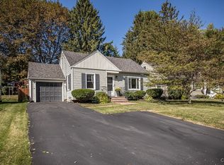 211 Hunt Dr, Fayetteville, NY 13066