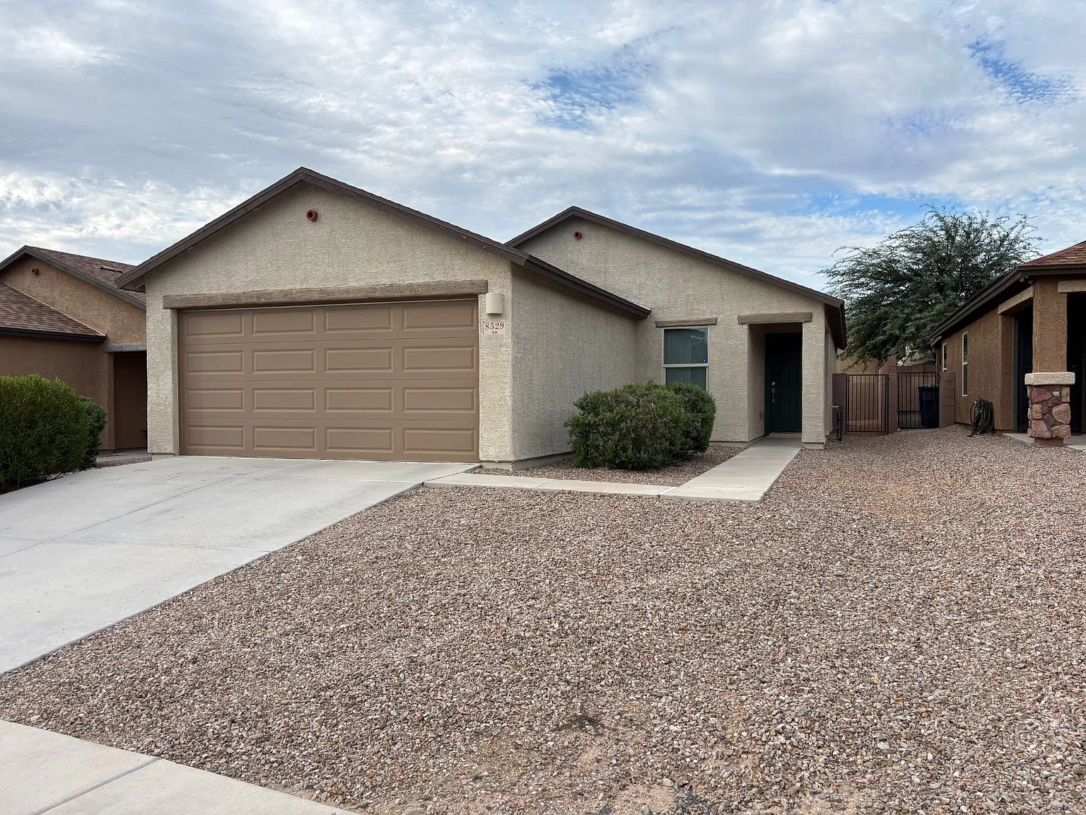 3 bed, 1465 sqft, $2,000 — Photo 1