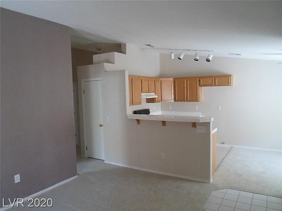 4th image of 2110 N Los Feliz St #2052