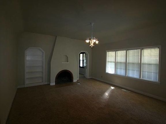 4th image of 1310 Holly Dr