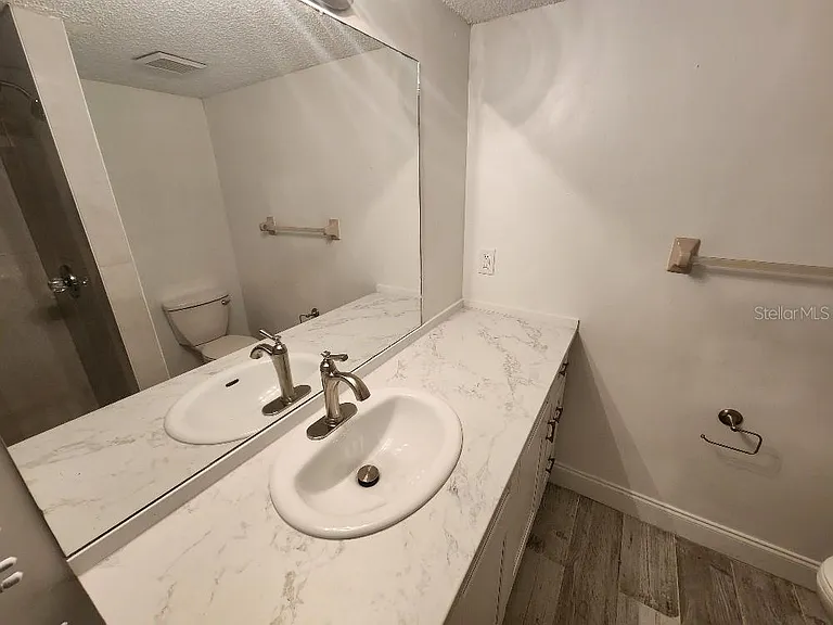 627 Glendevon Dr #627 — Photo 3