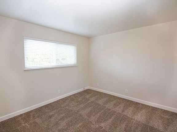 4th image of 520 University Ave #7