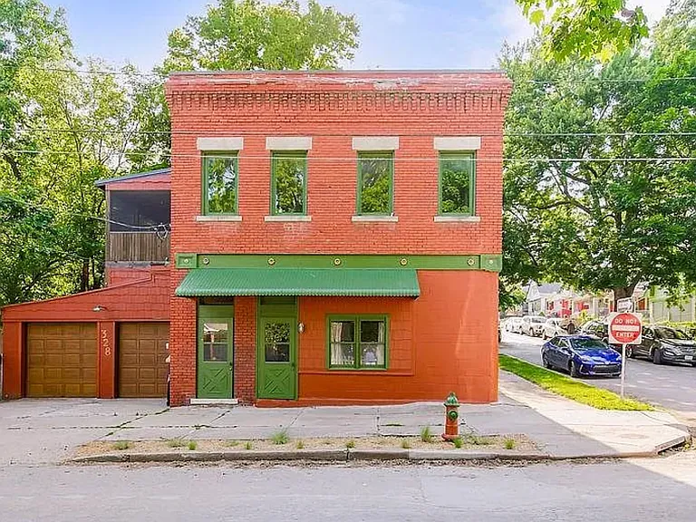 328 Monroe Ave — Photo 1