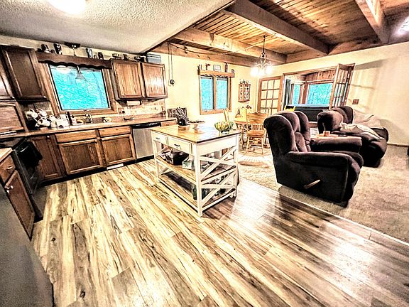 5th image of 9834 Center Ln