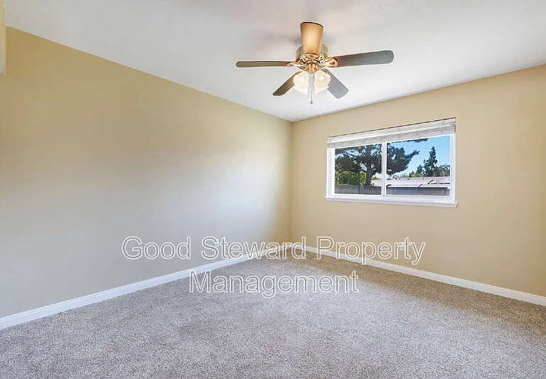 1219 N Van Buren St — Photo 19