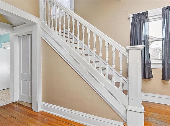 4th image of 1711 W 40th St