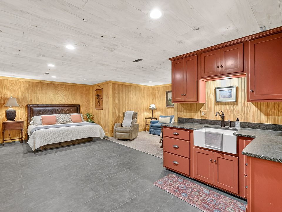 46th image of 157 Giles Ln