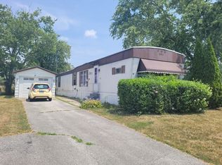 10 Meadowlark Ln, Beecher, IL 60401