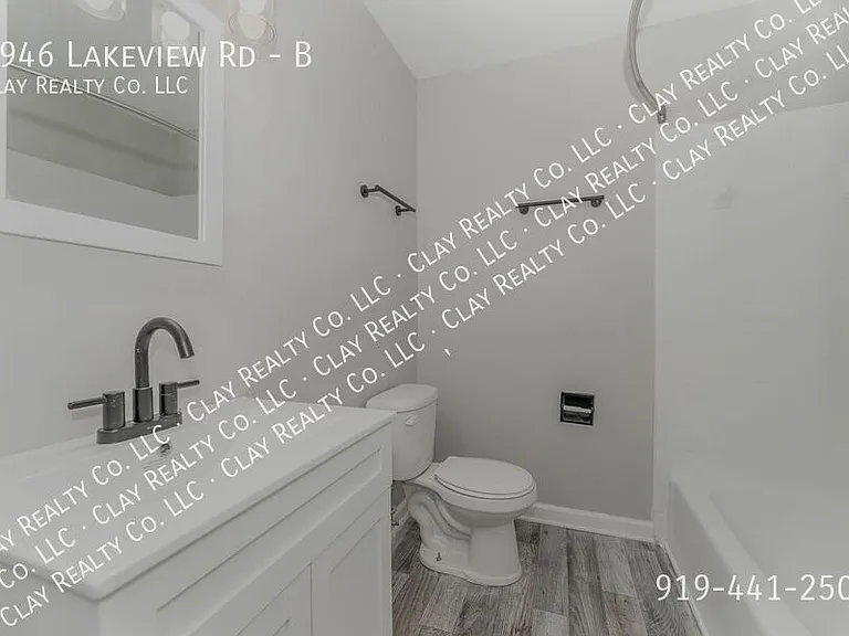 1946 Lakeview Rd #B — Photo 10