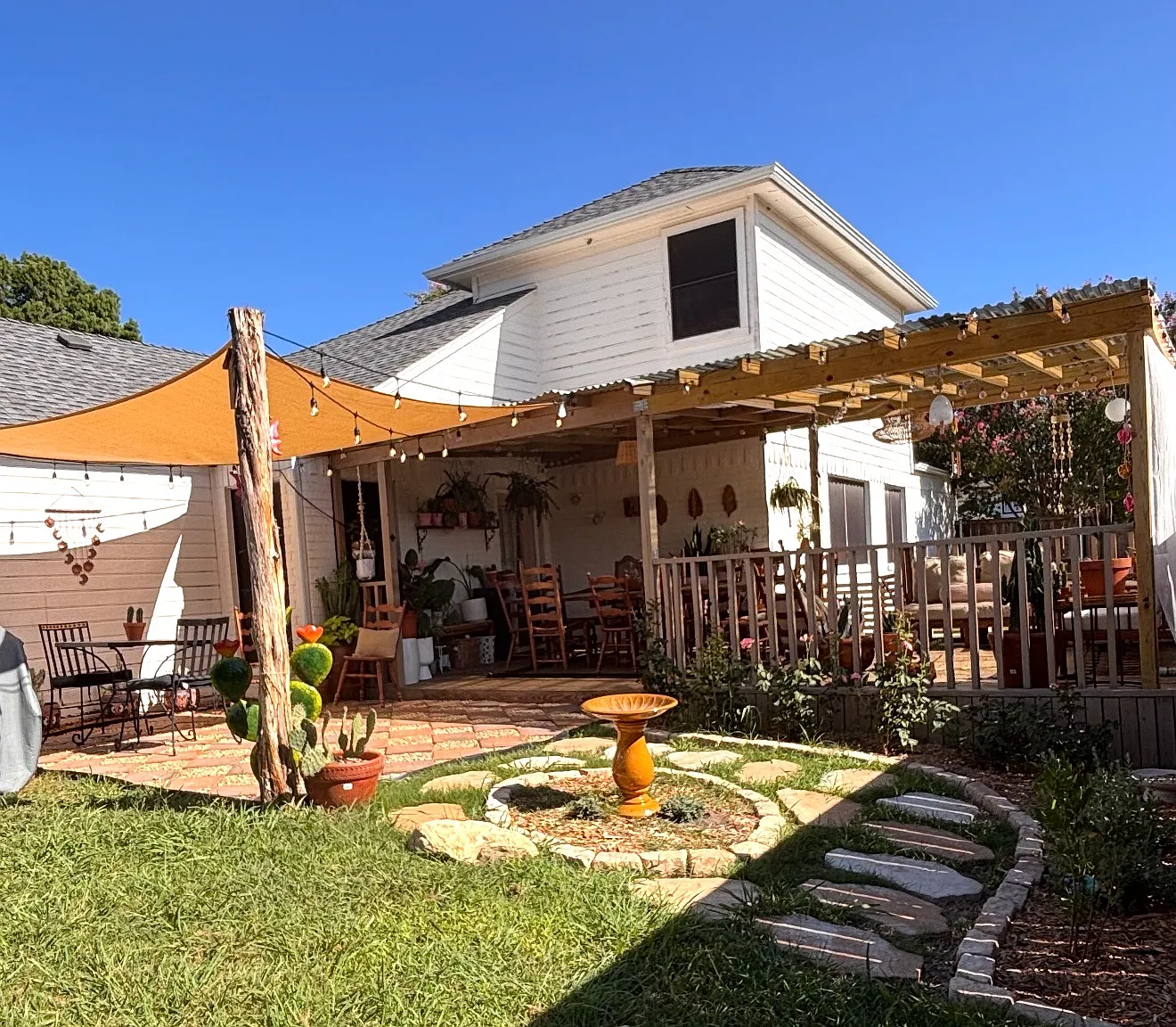 3 bed, 1633 sqft, $2,500 — Photo 2