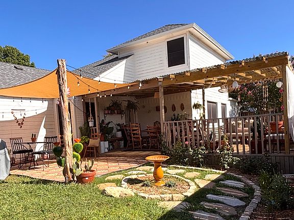 2nd image of 1310 Juniper Ln