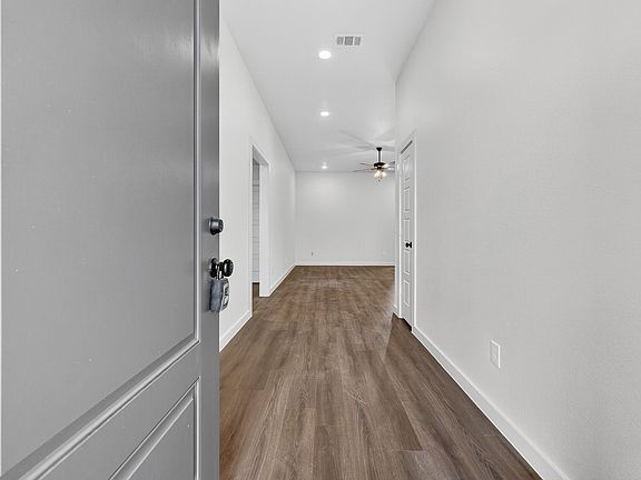 4th image of 1303 Saratoga Ave