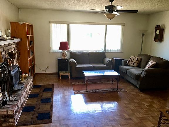 3rd image of 410 Herrick Ave