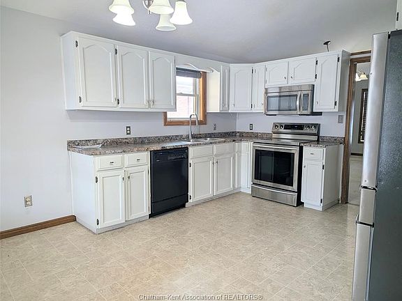 3rd image of 308 Valley Rd