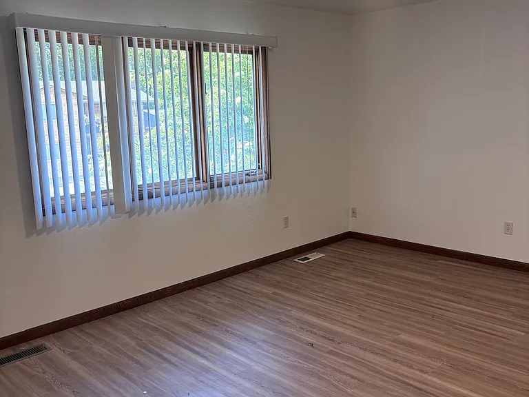 2701 Kingsbridge Cir — Photo 13