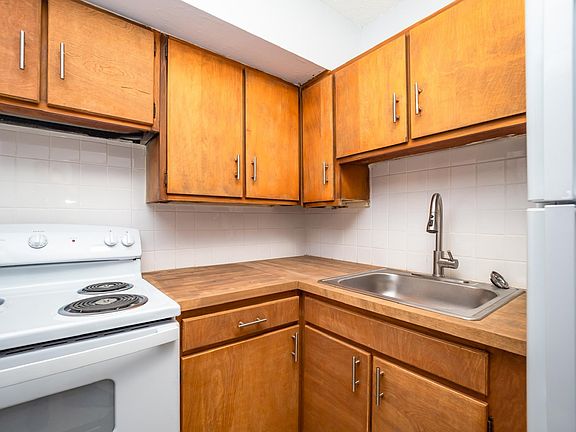 4th image of 710 N Jefferson St #96d12cd8e