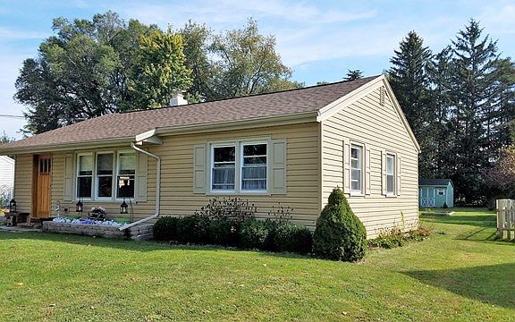 3rd image of 106 Hanlon Dr