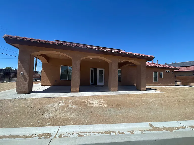 17515 Live Oak St — Photo 108