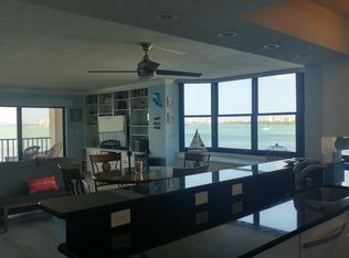 602 Lime Ave APT 302, Clearwater, FL 33756