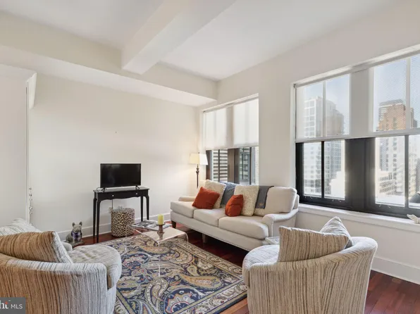 1500 Chestnut St APT 15I, Philadelphia, PA 19102