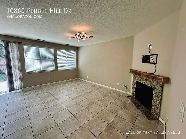 10860 Pebble Hill Dr — Photo 7