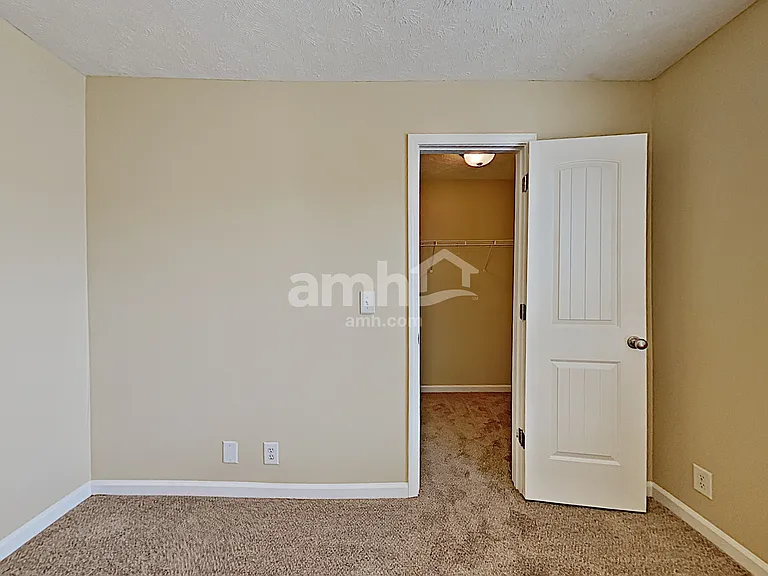 105 Tulip Grove Point — Photo 15