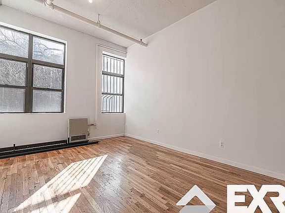 3rd image of 315 Berry St APT 106