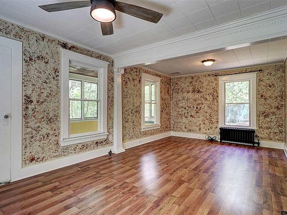 5th image of 375 Lansing Ave