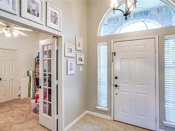 3rd image of 1704 Meadowlark Ln
