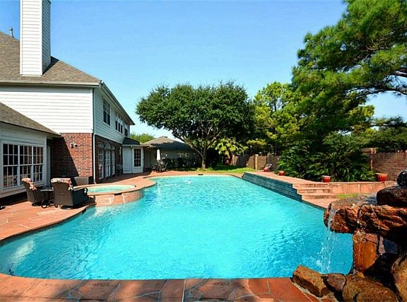 3rd image of 21906 Suntree Cir