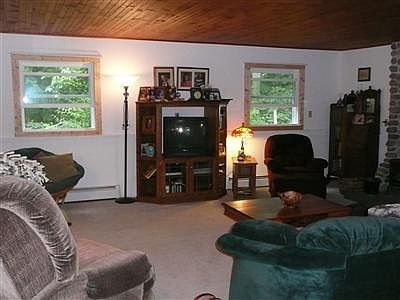 4th image of 898 N 15th St