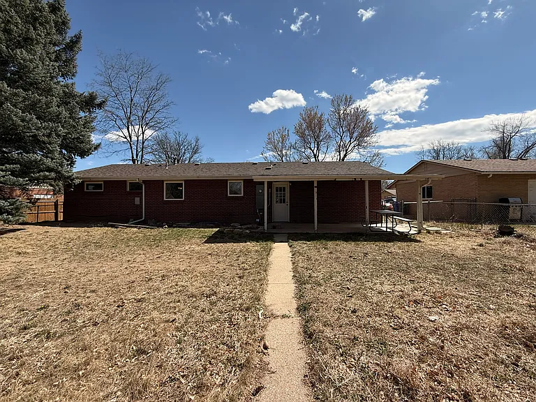 1916 Springfield Dr — Photo 25