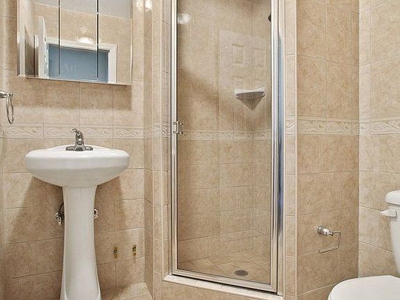 5th image of 1384 Lexington Ave #2B