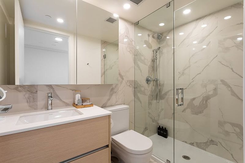 West Vancouver Apartment for rent - 2 Bedrooms — photo 10