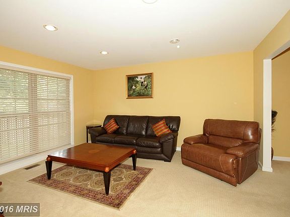 2nd image of 10293 Friendship Ct