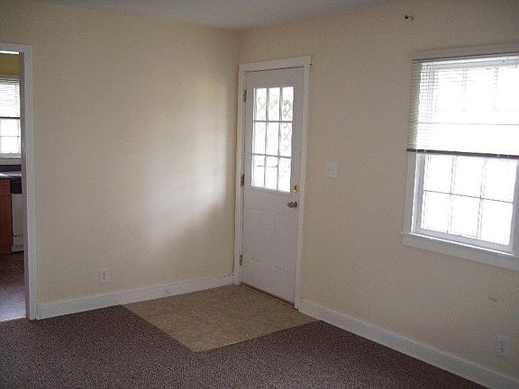 4th image of 568 Taylor Dr SE