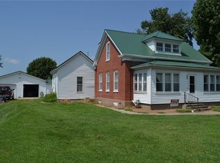 295 N Main St, Hoyleton, IL 62803