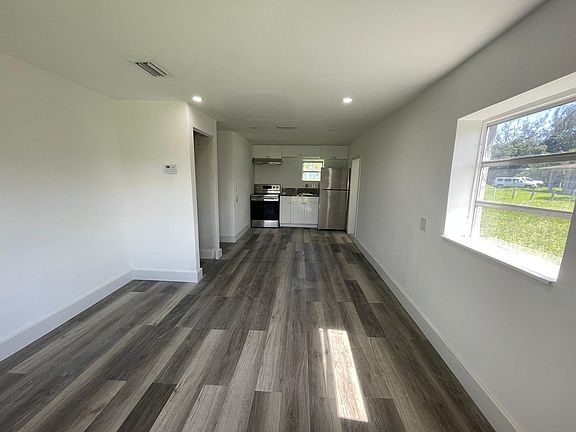 5th image of 11400 NW 22nd Ave #1
