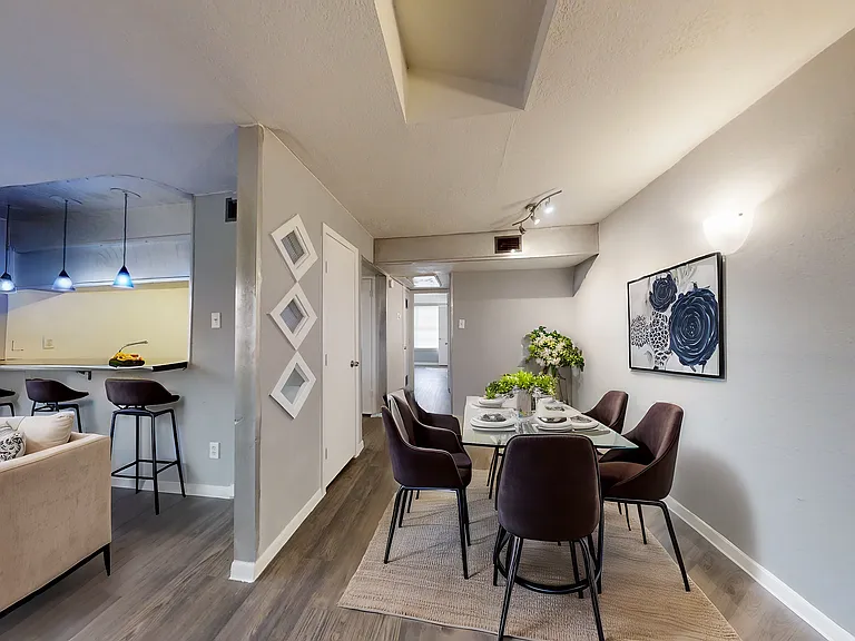 The Metropolis Apartments — Photo 11