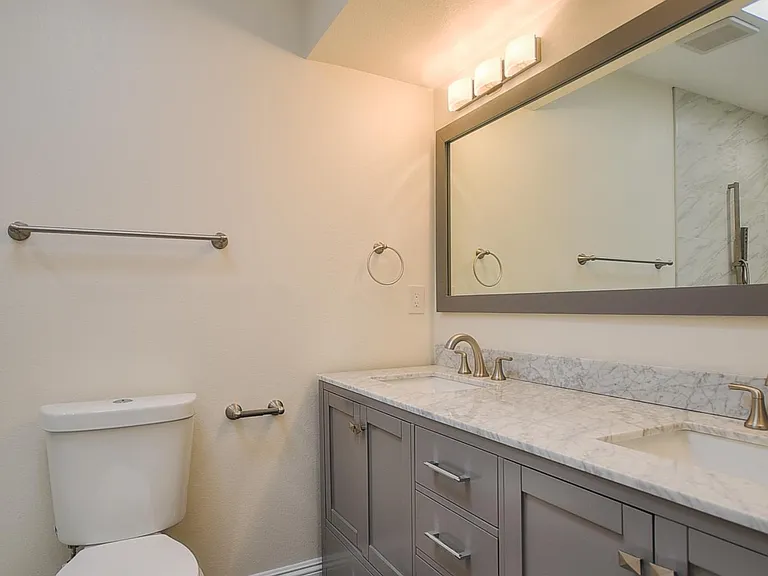 4225 N 27th St #2 — Photo 8