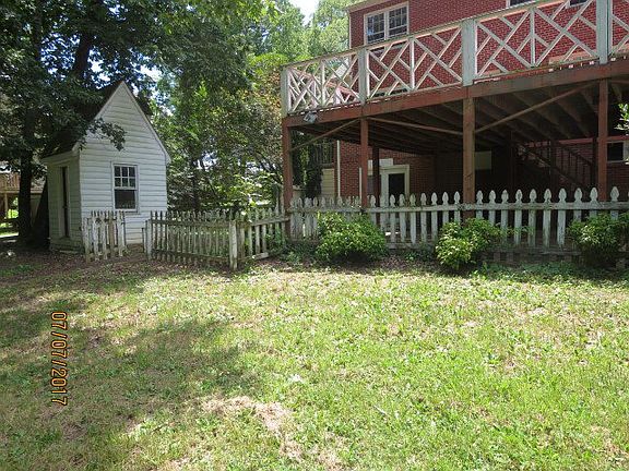 4th image of 2911 N Main St