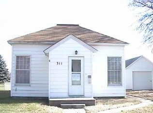 311 Court St, Gibbon, NE 68840