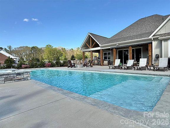 4th image of 5110 Pond Bluff Dr